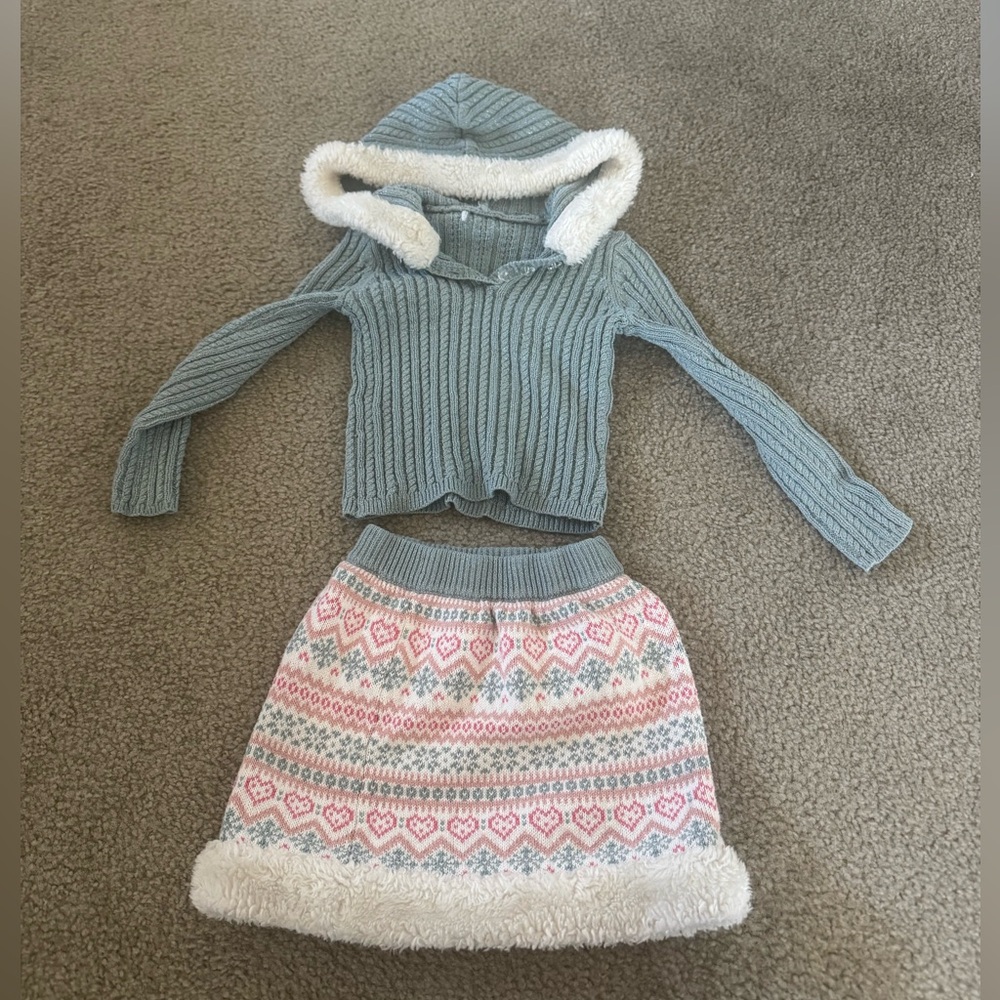 Cozy Blue Knit Hoodie and Patterned Skirt Set Christmas set size 5-6
